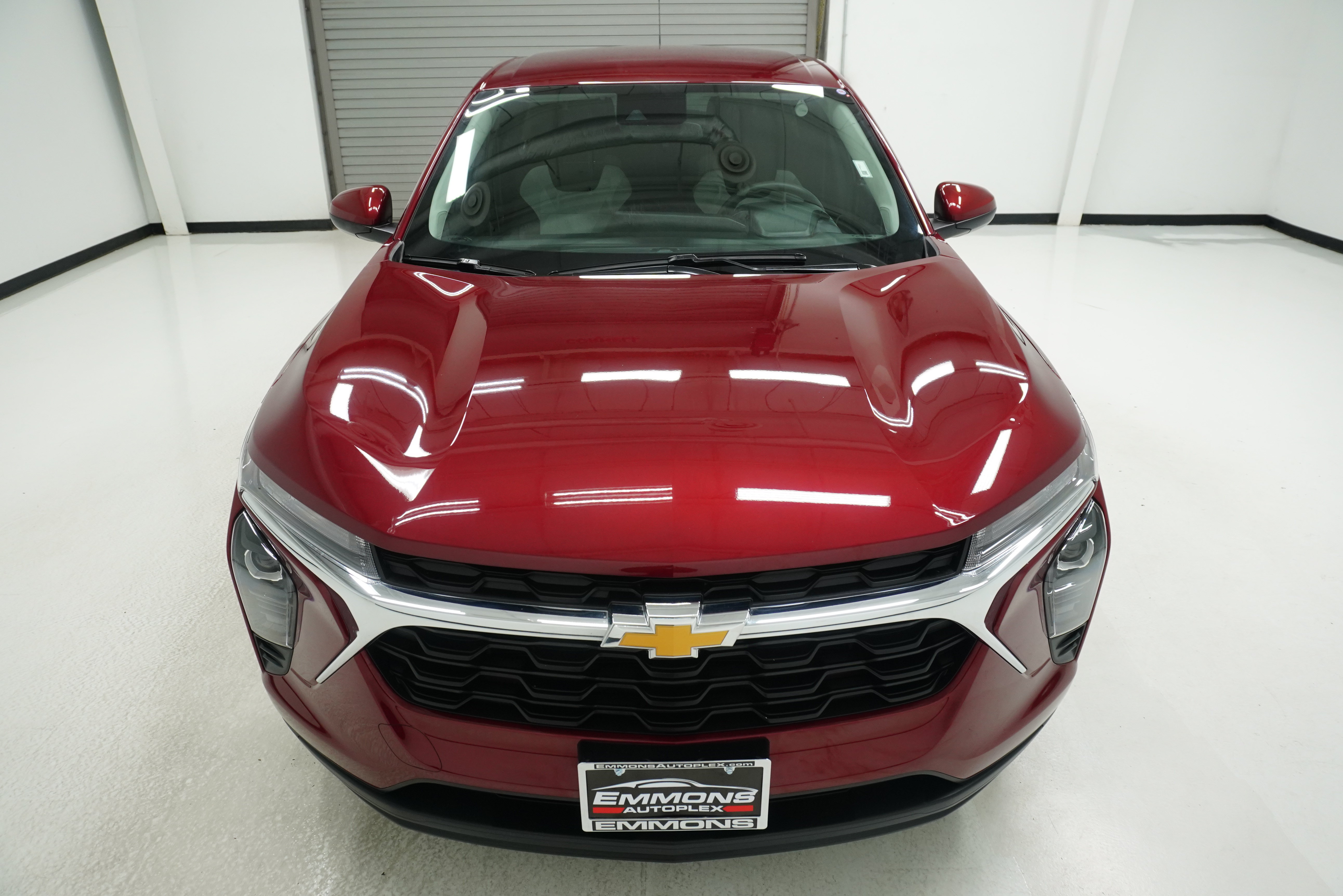 Used 2024 Chevrolet Trax LS w/ LS Convenience Package FWD image 2