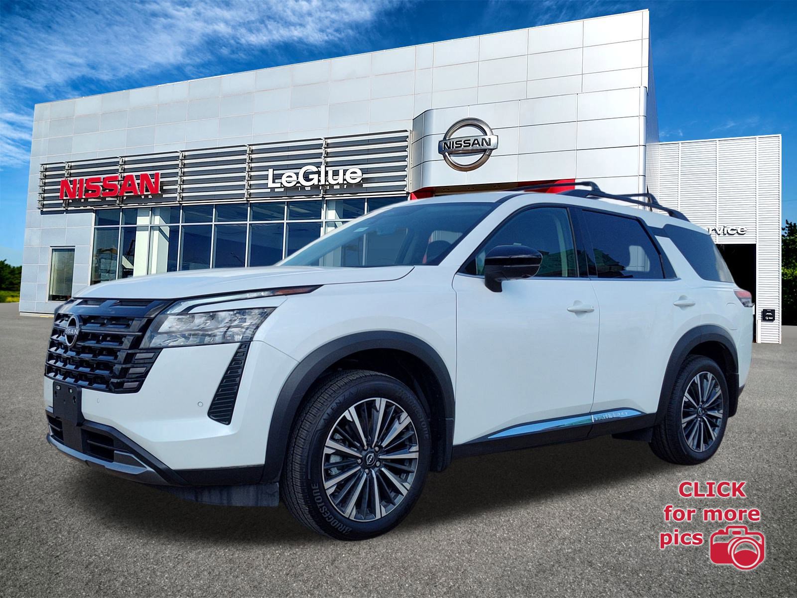 New 2026 Nissan Pathfinder Platinum image 1