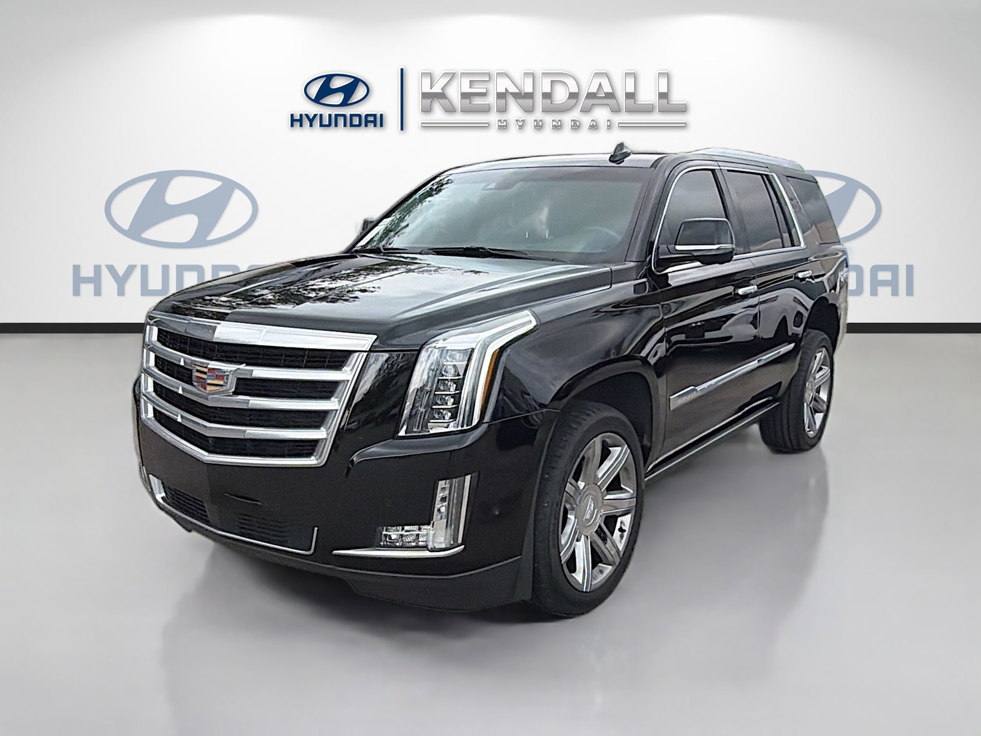 Used 2018 Cadillac Escalade Premium Luxury image 3