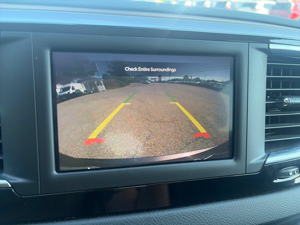 Used 2023 Chrysler Voyager LX FWD image 20