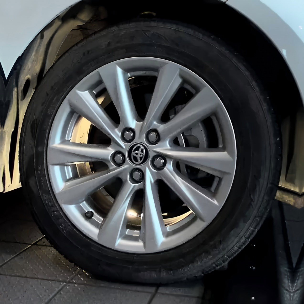 Used 2024 Toyota Corolla LE w/ LE Convenience Package FWD image 47