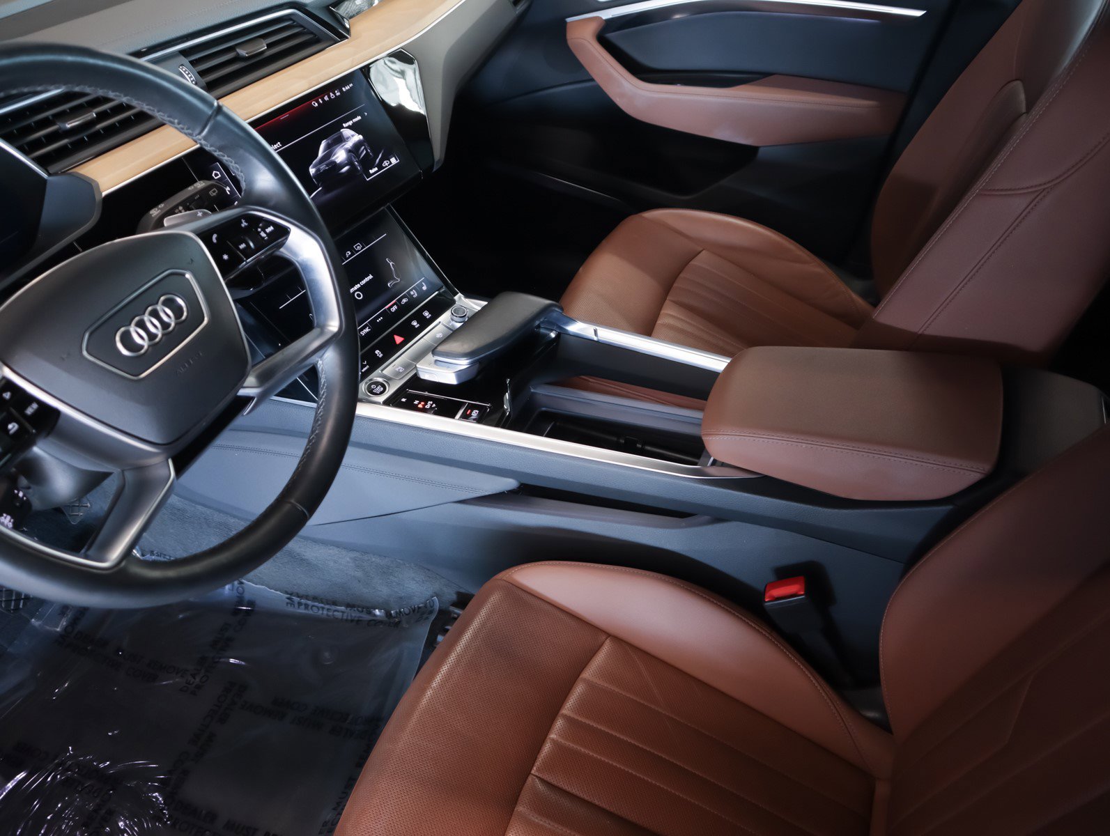 Used 2024 Audi Q8 e-tron Premium Plus image 21