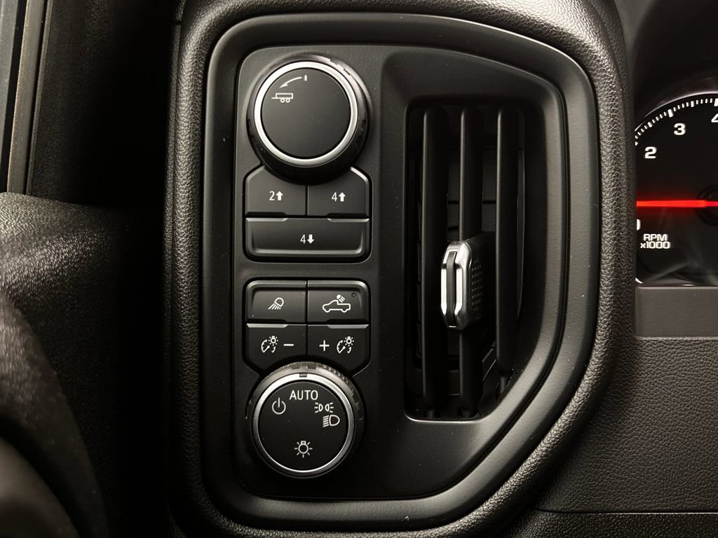 Used 2025 Chevrolet Silverado 2500 Custom w/ Custom Value Package image 21