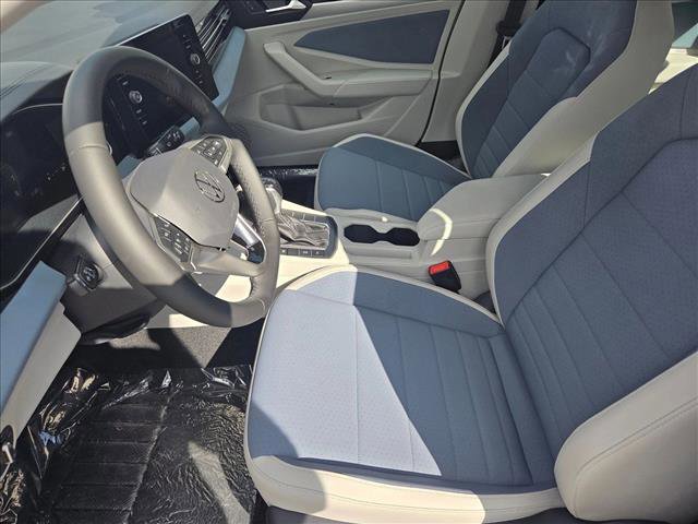 New 2025 Volkswagen Jetta SE image 4