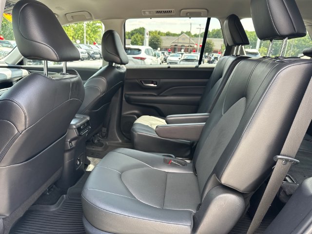Used 2024 Toyota Grand Highlander AWD image 15