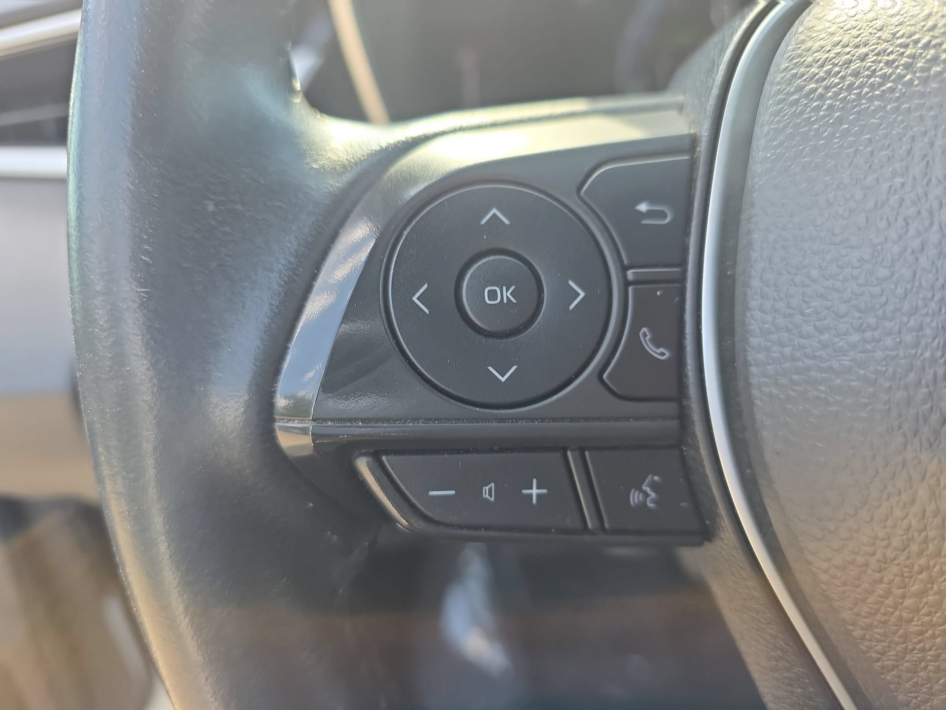 Used 2024 Toyota Corolla XSE FWD image 16