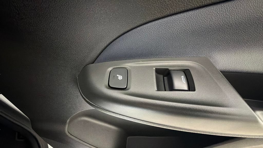 Certified 2023 Chevrolet Bolt EUV Premier FWD image 33