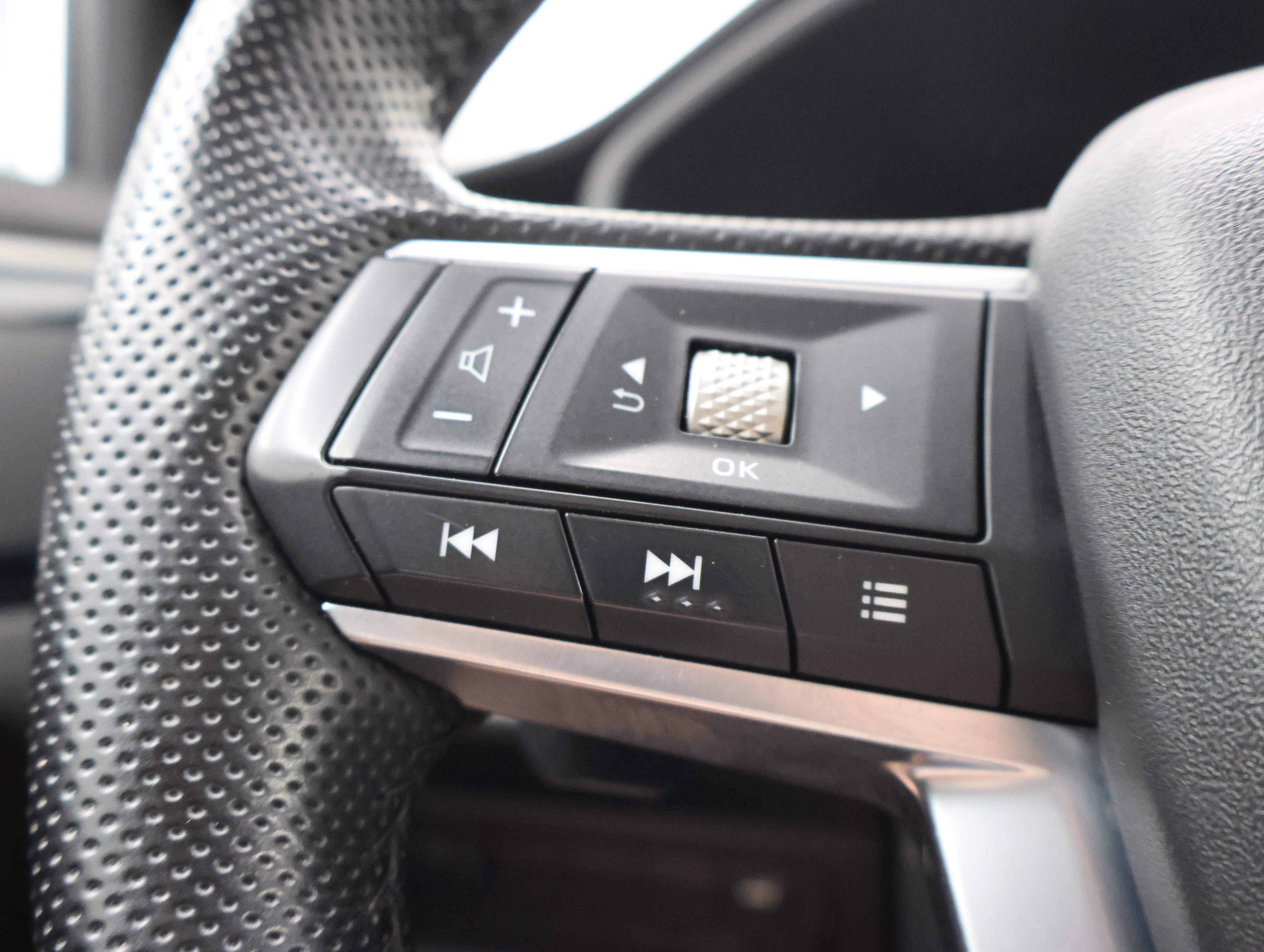 Used 2022 Mitsubishi Outlander SE AWD/4WD image 16