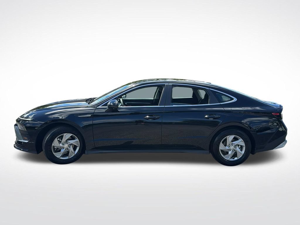 Used 2025 Hyundai Sonata SE FWD image 4