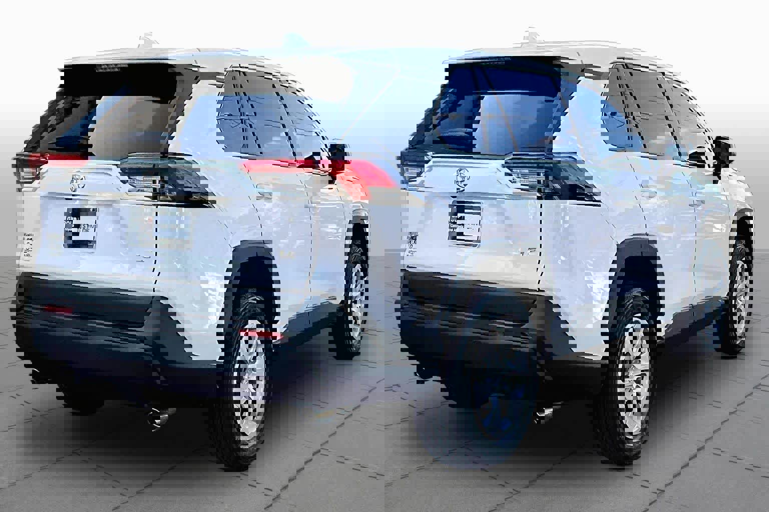 Used 2024 Toyota RAV4 LE FWD image 13