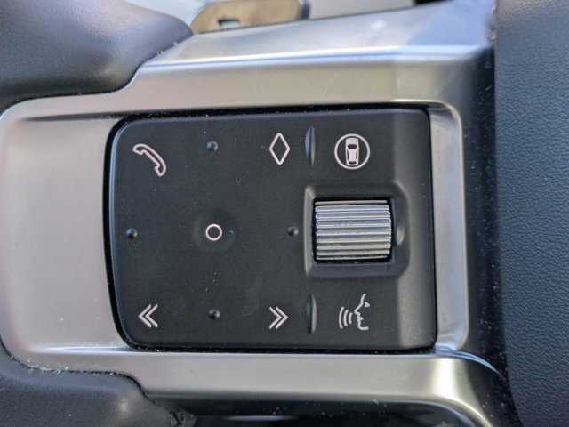 Used 2025 Land Rover Discovery S image 18