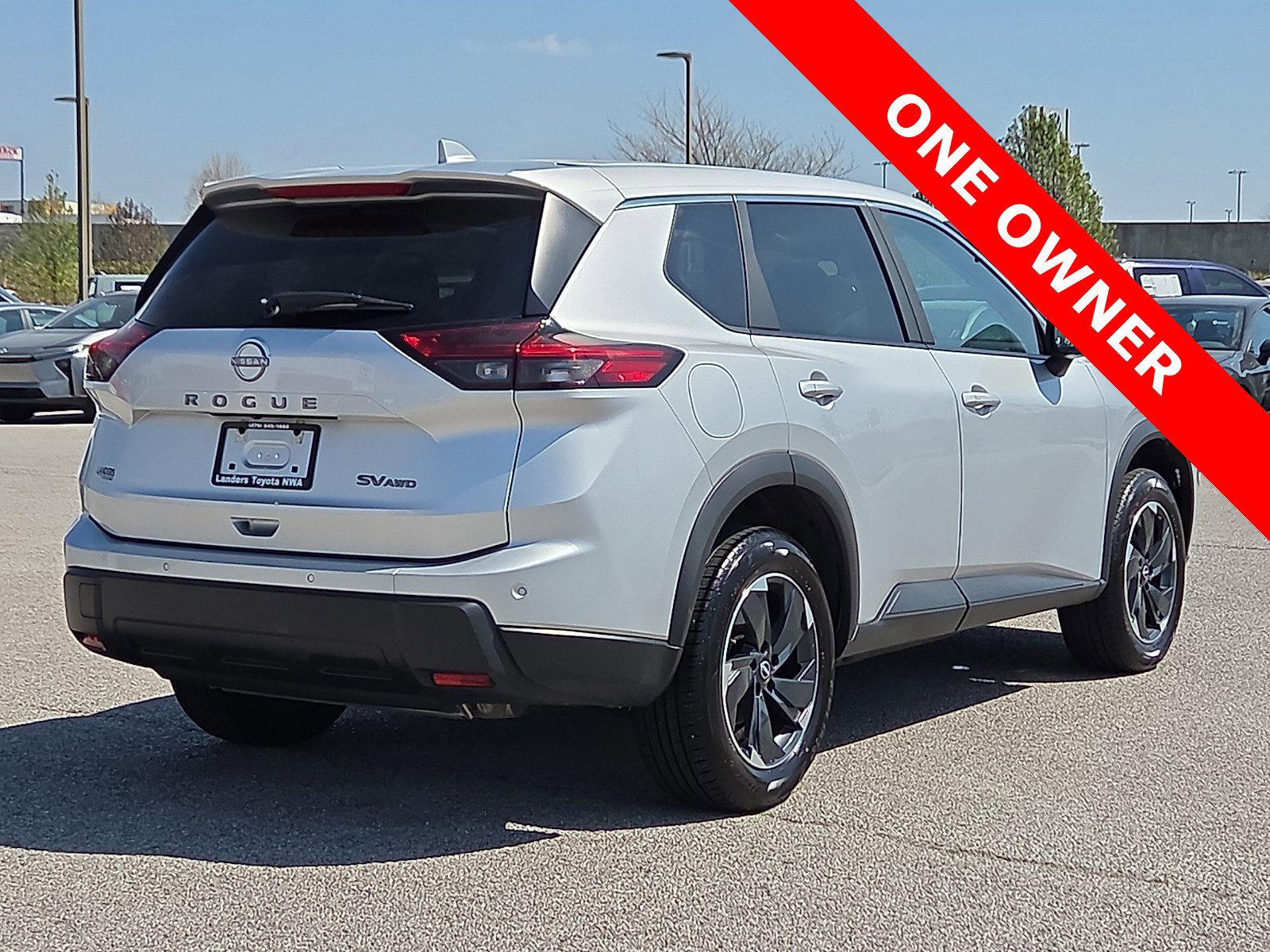 Used 2024 Nissan Rogue SV AWD/4WD image 5