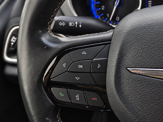 Used 2020 Chrysler Pacifica Touring-L w/ S Appearance Package FWD image 28