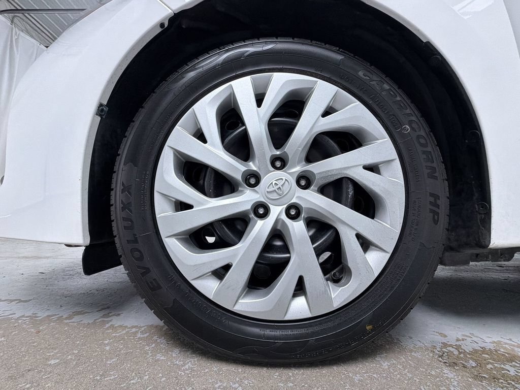 Used 2017 Toyota Corolla LE w/ Carpet Mat Package (TMS) FWD image 14