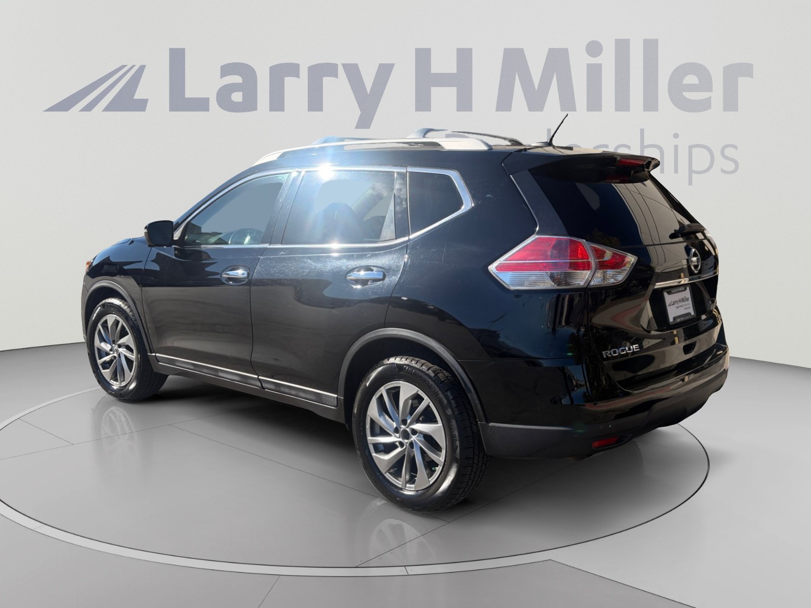 Used 2015 Nissan Rogue SL w/ SL Premium Package AWD/4WD image 3