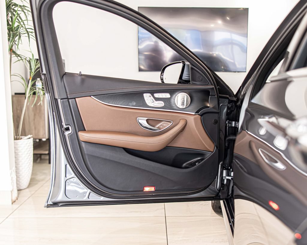Used 2023 Mercedes-Benz E 450 4MATIC Sedan image 30