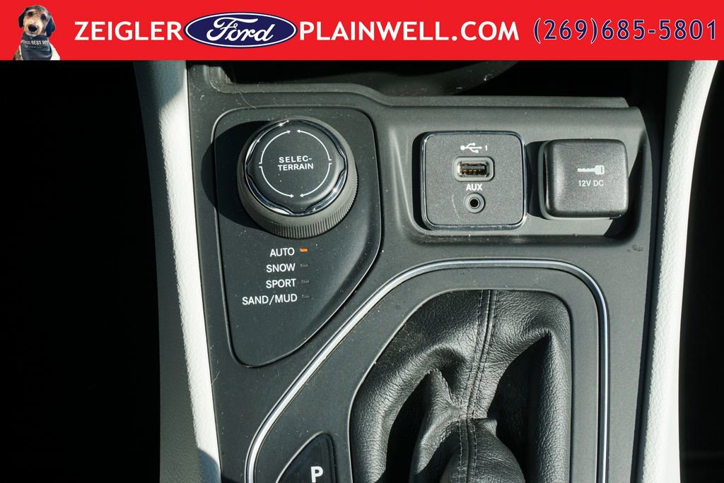 Used 2021 Jeep Cherokee Latitude Plus AWD/4WD image 22