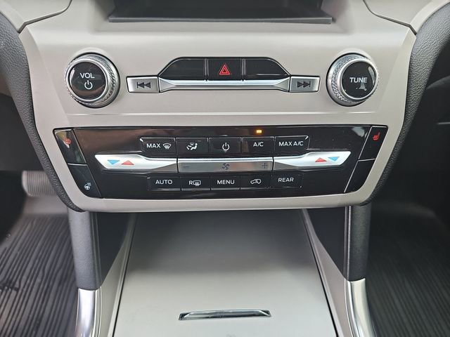 Used 2023 Ford Explorer XLT w/ Equipment Group 202A image 30