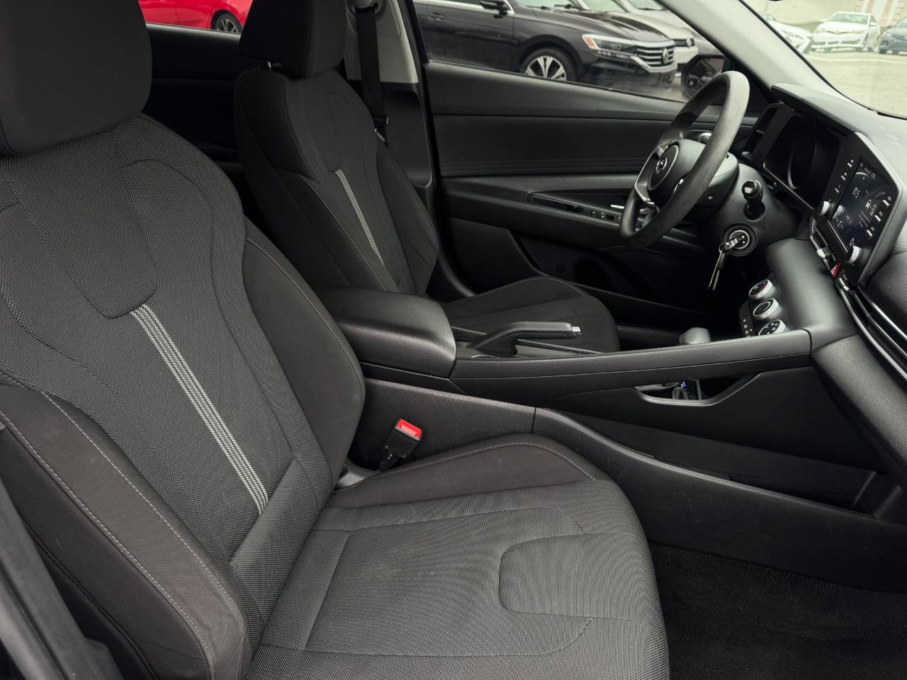 Used 2021 Hyundai Elantra SE w/ Cargo Package image 25