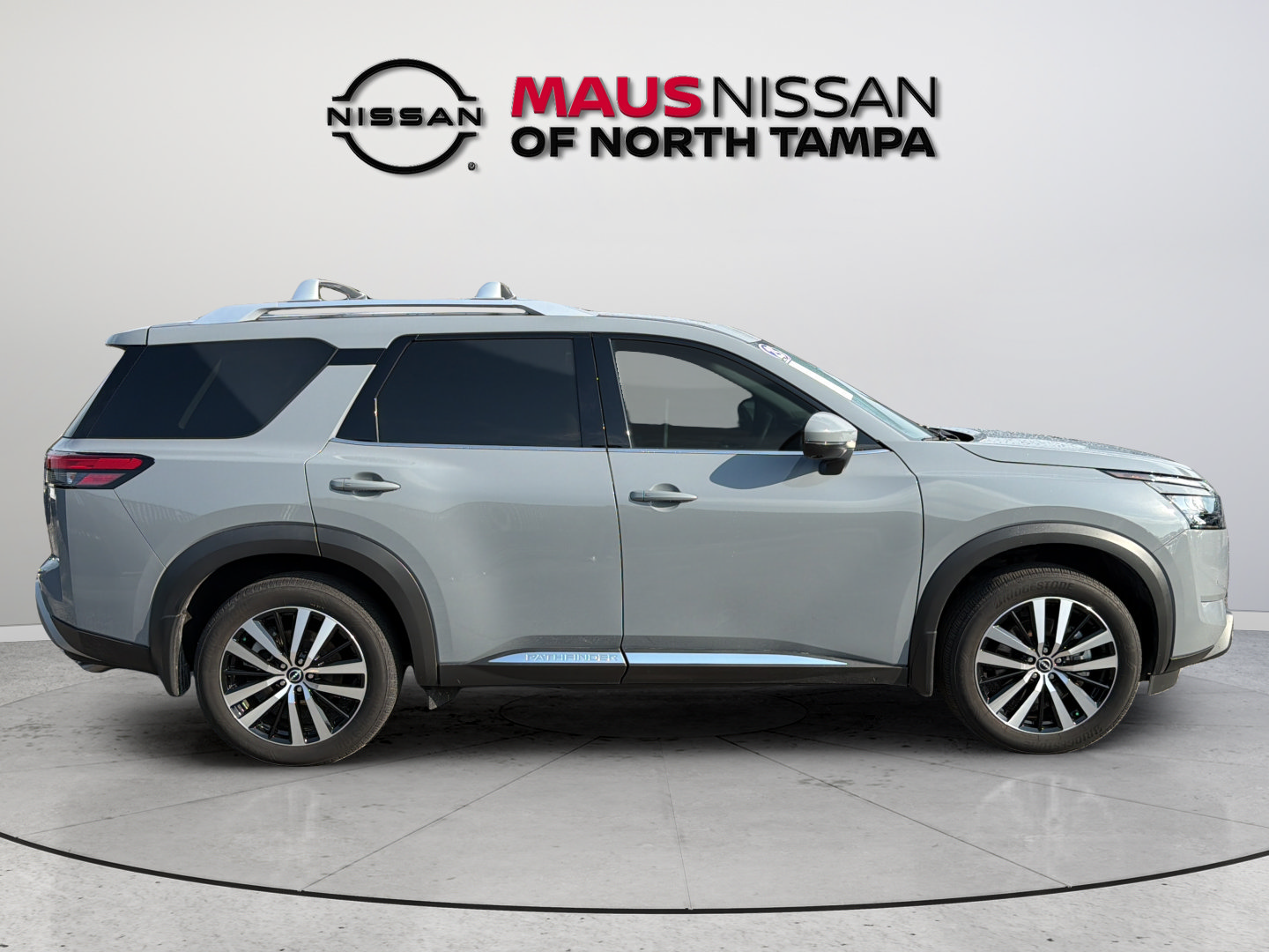 Certified 2025 Nissan Pathfinder Platinum w/ Cargo Package FWD image 13
