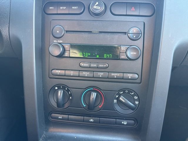 Used 2006 Ford Mustang Convertible image 28