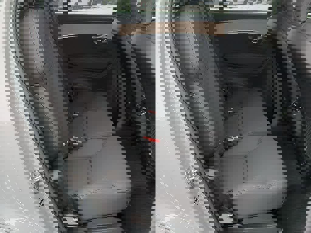 Certified 2026 Volvo XC90 B6 Plus w/ Protection Package Premier image 6