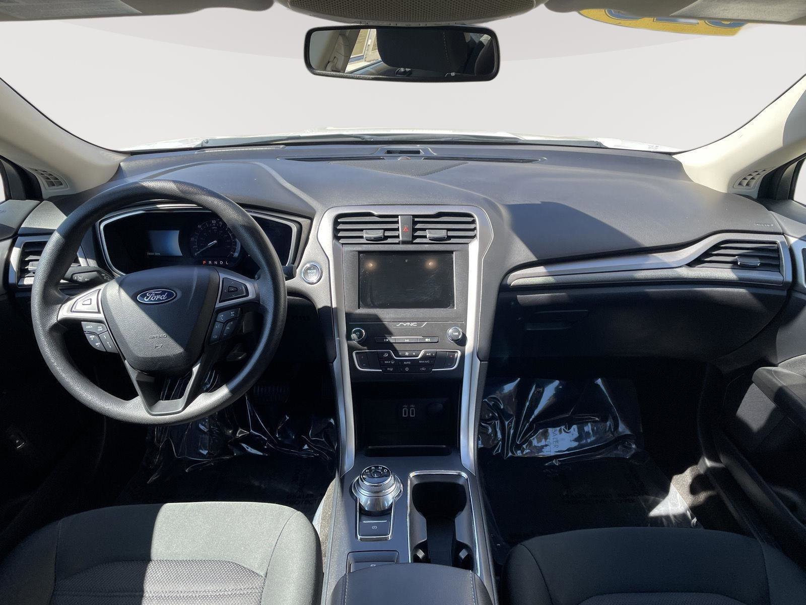 Used 2020 Ford Fusion SE image 25