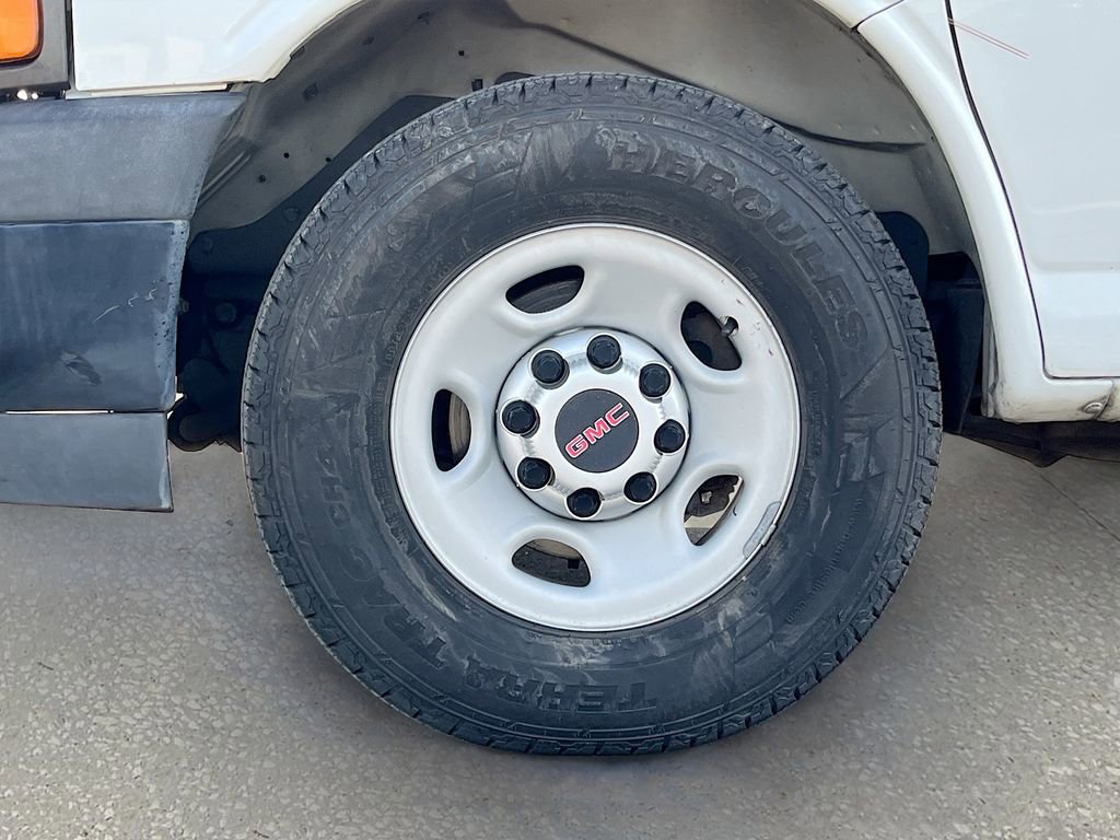 Used 2017 GMC Savana 2500 RWD image 24