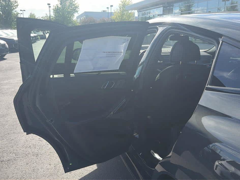 New 2027 BMW X6 M60i AWD/4WD image 17