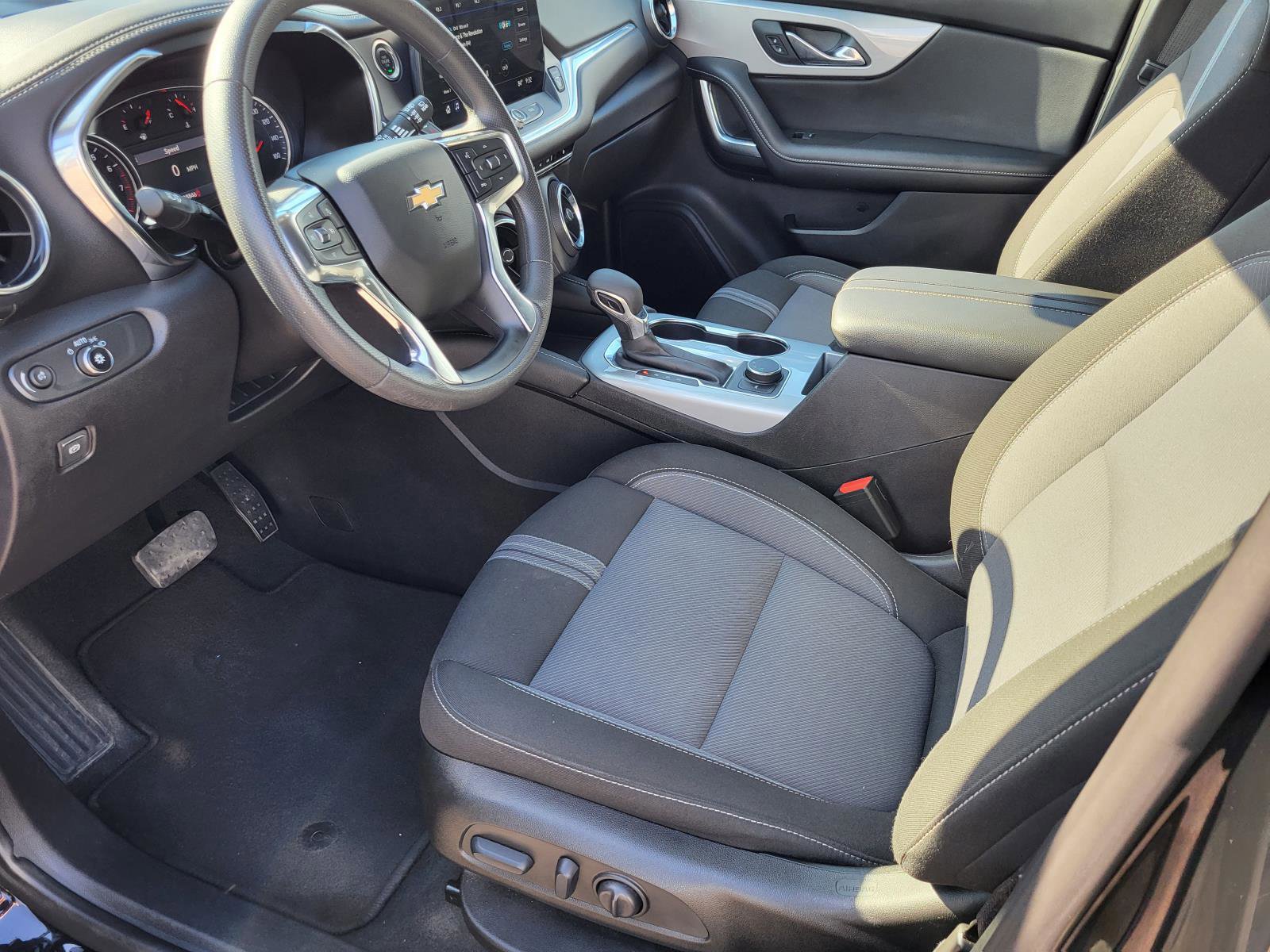 Used 2025 Chevrolet Blazer LT FWD image 14