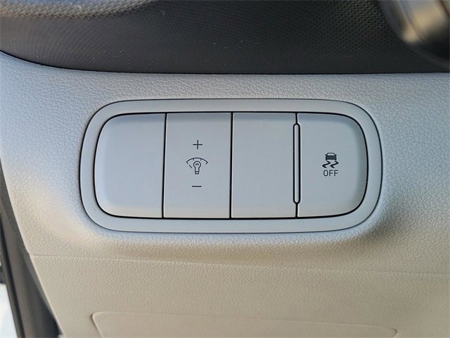 Used 2023 Hyundai Venue SEL image 28