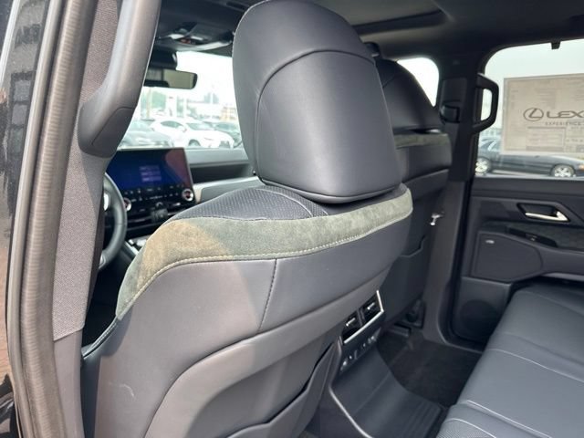 New 2026 Lexus GX 550 AWD/4WD image 39