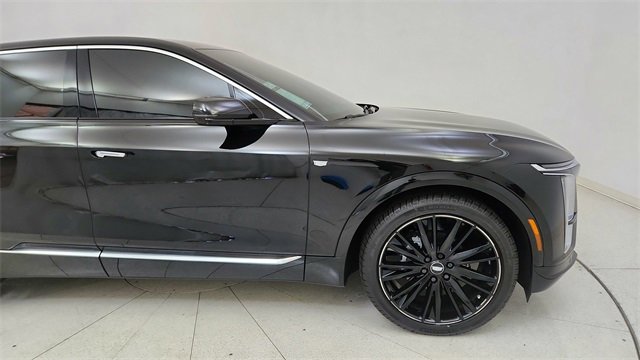 Used 2025 Cadillac Lyriq Luxury image 7