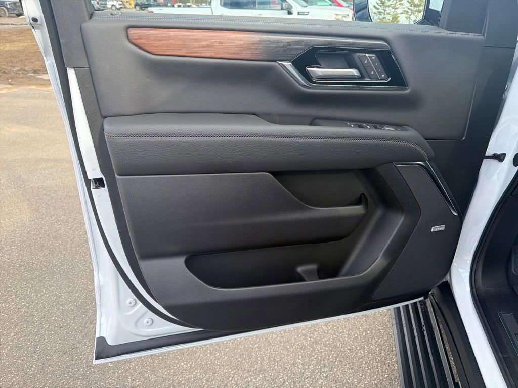 New 2026 GMC Yukon Denali w/ Denali Reserve Package image 12