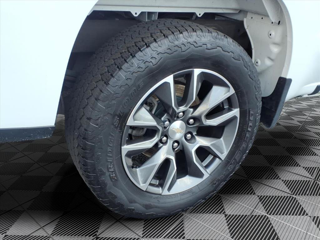 Used 2023 Chevrolet Silverado 1500 LT AWD/4WD image 28