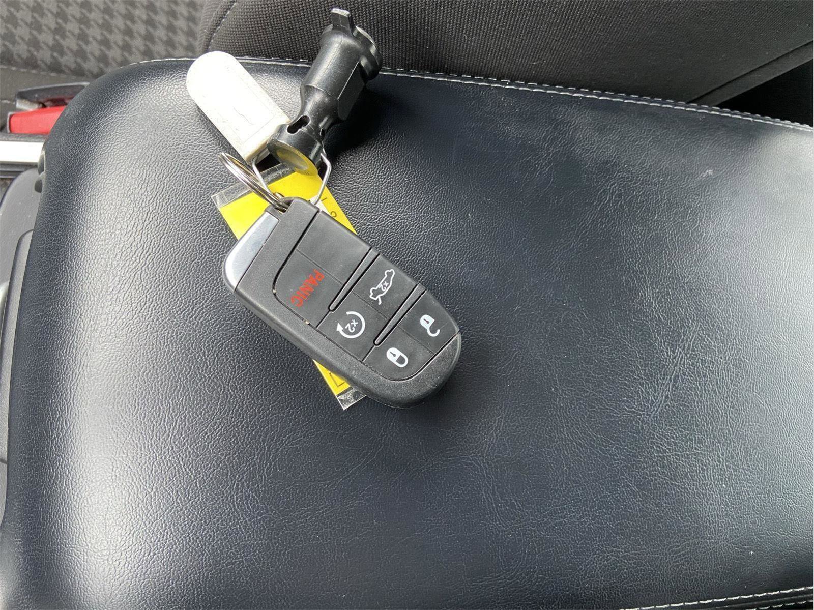 Used 2023 Dodge Charger SXT image 33