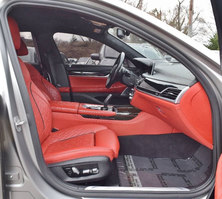 Used 2022 BMW M760i xDrive w/ Luxury Rear Seating Package image 34