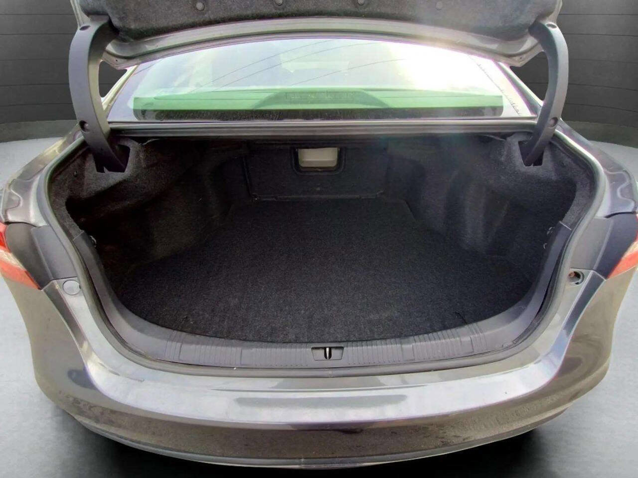 Used 2018 Toyota Avalon Limited w/ All Weather Liner Package image 10