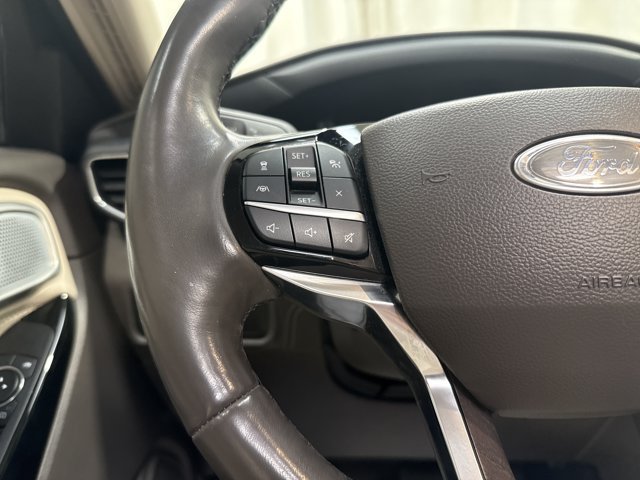 Used 2022 Ford Explorer Platinum w/ Equipment Group 601A AWD/4WD image 17