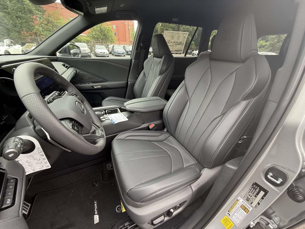 New 2026 Lexus TX 500h AWD image 2