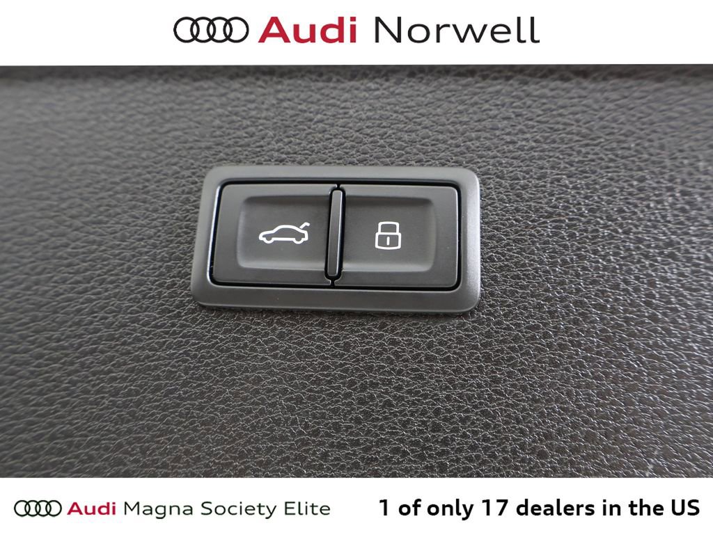 Used 2023 Audi Q5 2.0T Premium w/ Convenience Package image 16