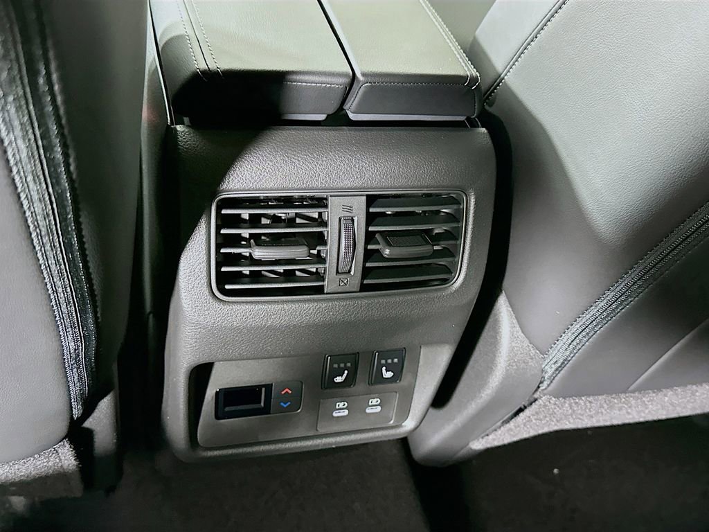 New 2026 Nissan Rogue Platinum image 34