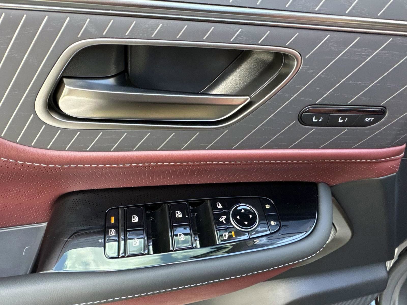 New 2026 INFINITI QX80 Autograph w/ Premium Cargo Package image 8