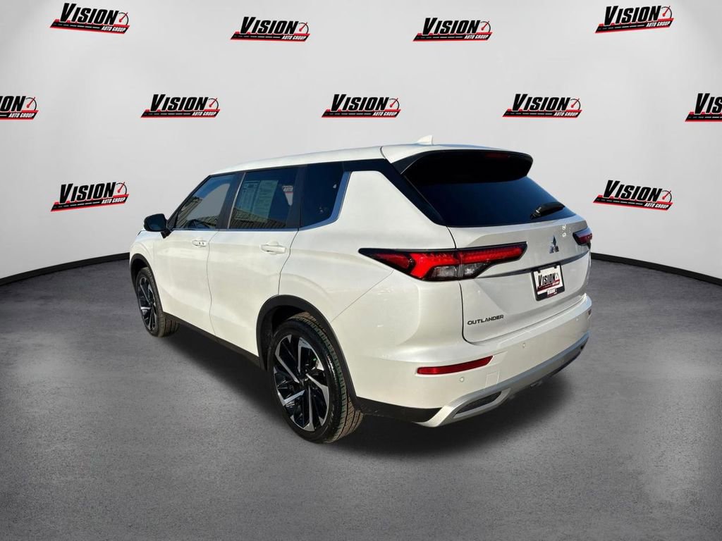 Used 2023 Mitsubishi Outlander SE image 7