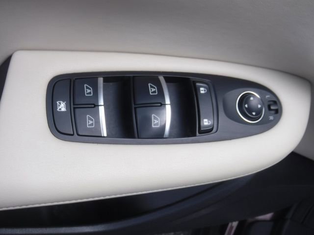 Used 2020 INFINITI QX50 Luxe w/ Navigation Package image 18