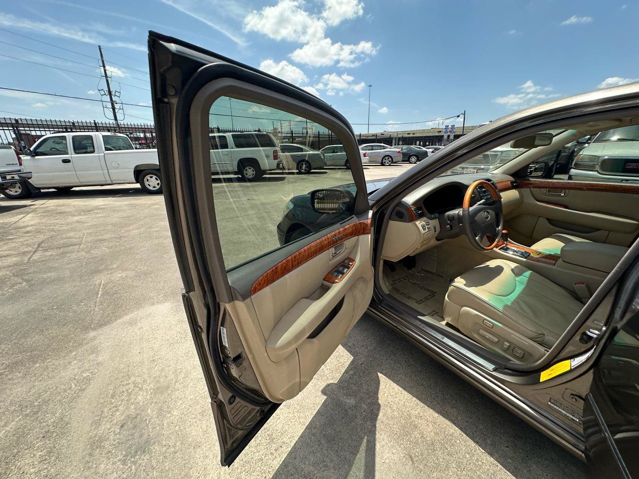 Used 2004 Lexus LS 430 w/ Premium Pkg RWD image 18