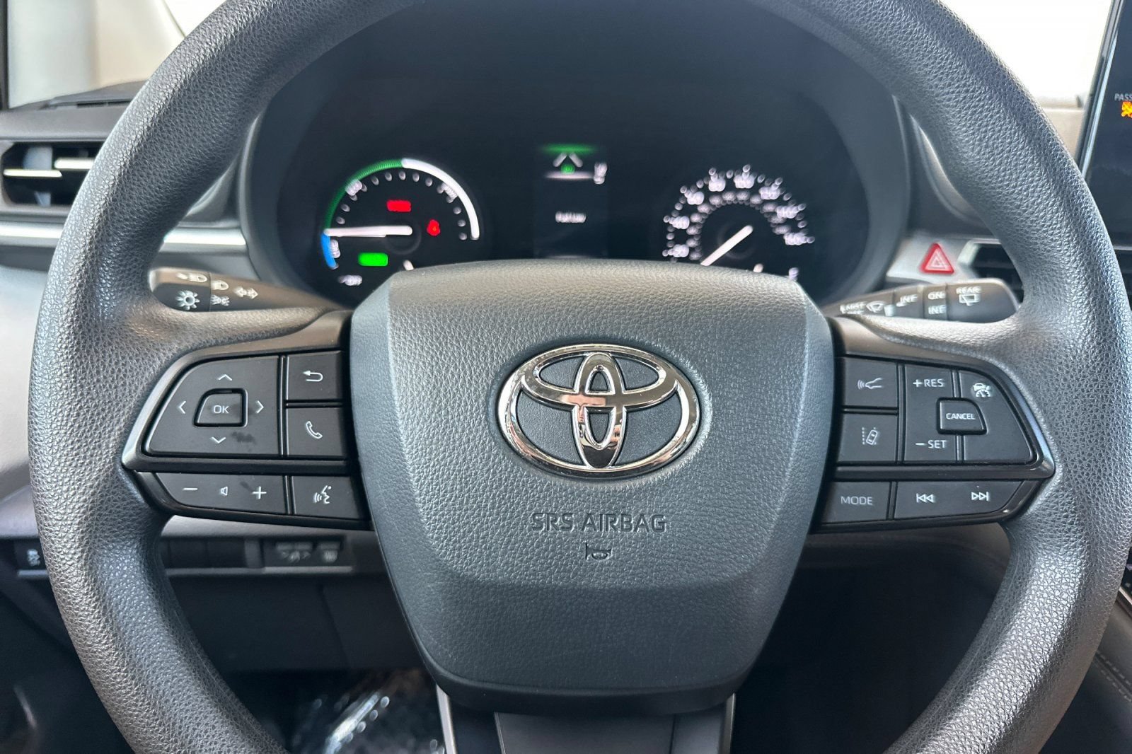 Certified 2024 Toyota Sienna LE AWD/4WD image 27