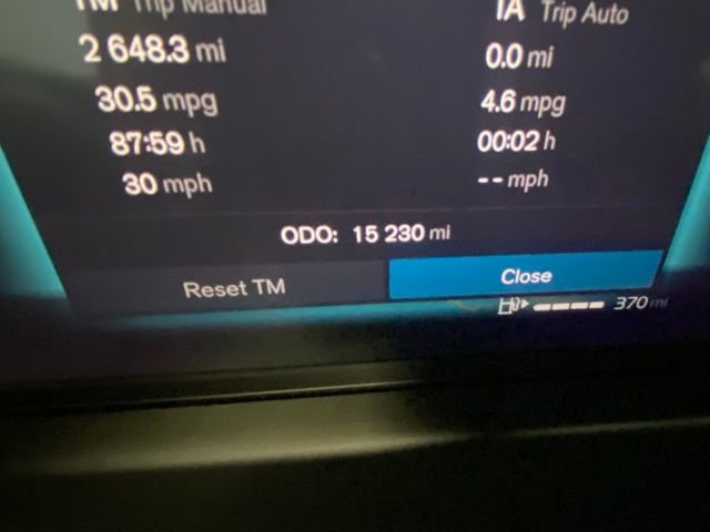 Used 2025 Volvo XC40 B5 Core image 14