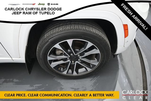 Used 2023 Jeep Grand Cherokee Overland w/ Luxury Tech Group IV AWD/4WD image 46