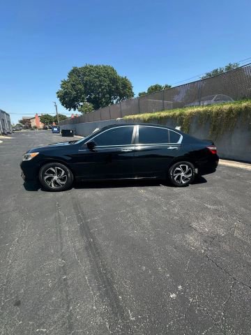 Used 2017 Honda Accord LX image 8